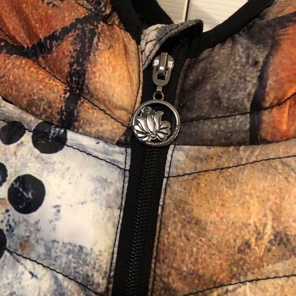 Stylish Multicolor Women's Puffer Jacket - Picture 7 of 9